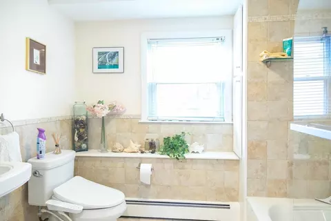 Bath - 15 Higgins Rd, Marblehead, MA 01945 photo 4 of 5