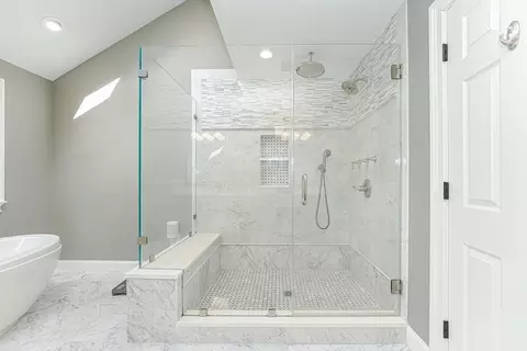 Bath - 9 Dover Cir, Franklin, MA 02038 photo 2 of 3