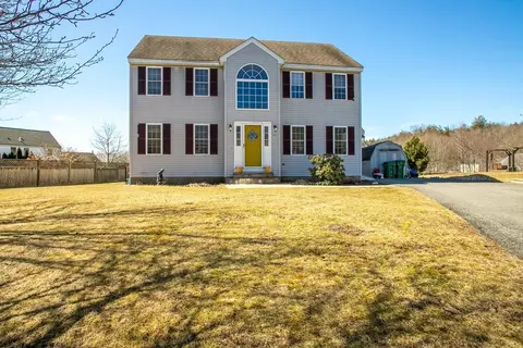 135 Bishop Rd, Fitchburg, MA 01420