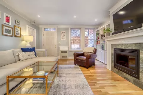 281 Beacon St #11, Boston, MA 02116