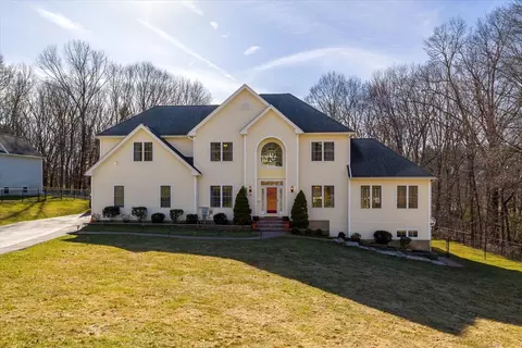 94 Cherry St, Shrewsbury, MA 01545