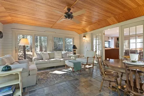 Exterior - 334 Franklin St, Reading, MA 01867 photo 7 of 13