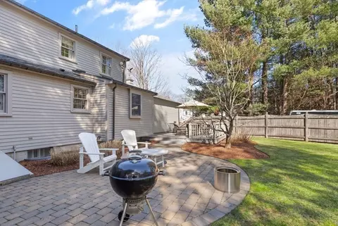 Exterior - 334 Franklin St, Reading, MA 01867 photo 11 of 13