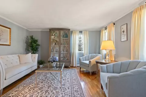 Living - 334 Franklin St, Reading, MA 01867 photo 1 of 7