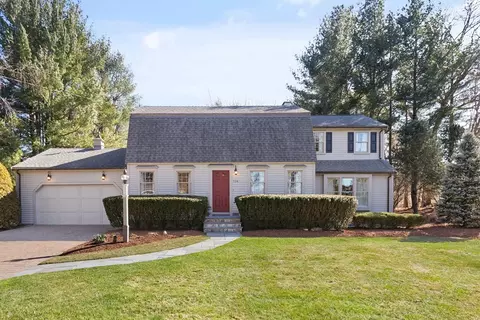 Exterior - 334 Franklin St, Reading, MA 01867 photo 2 of 13