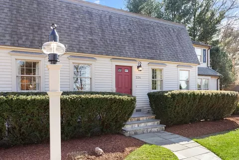 Exterior - 334 Franklin St, Reading, MA 01867 photo 4 of 13