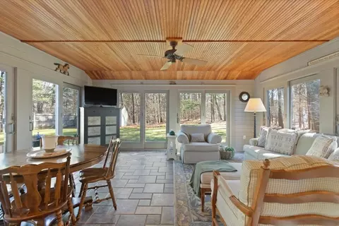 Exterior - 334 Franklin St, Reading, MA 01867 photo 5 of 13