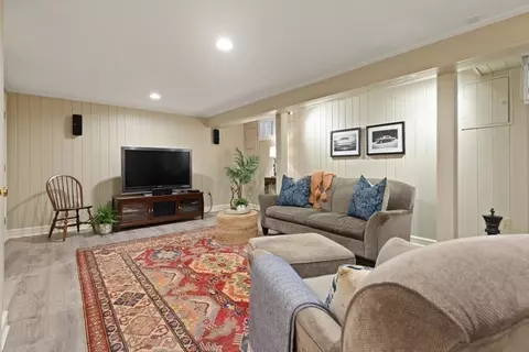 Living - 334 Franklin St, Reading, MA 01867 photo 7 of 7