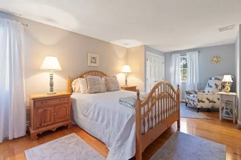 Bedroom - 334 Franklin St, Reading, MA 01867 photo 2 of 5