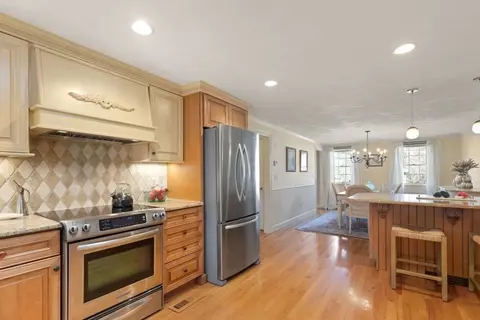 Kitchen - 334 Franklin St, Reading, MA 01867 photo 4 of 4