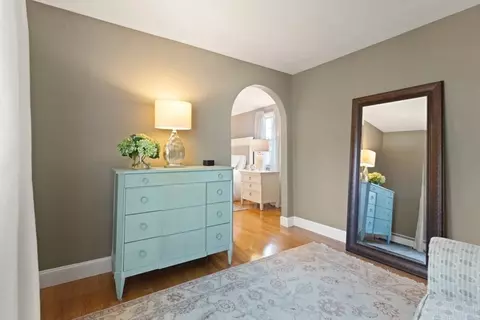 Entry Way - 334 Franklin St, Reading, MA 01867 photo 2 of 2