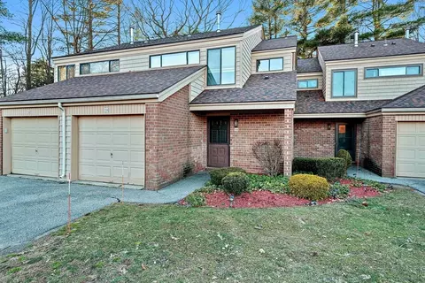114 Greenbrook Dr #114, Stoughton, MA 02072