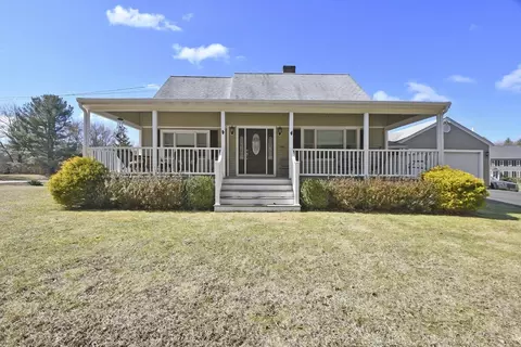 160 Walnut St, Halifax, MA 02338