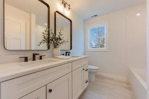 Bath - 2 Washington Ct, Stoneham, MA 02180 photo 3 of 6
