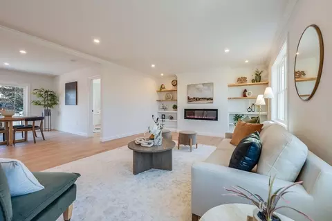 Living - 2 Washington Ct, Stoneham, MA 02180 photo 4 of 7