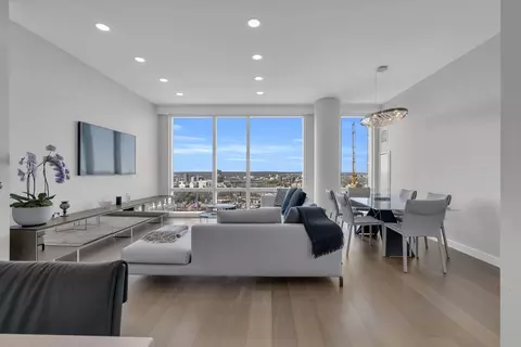 188 Brookline Ave #27E, Boston, MA 02215