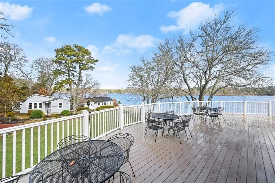 110 Valley Rd, Plymouth, MA 02360 34 Photos Movoto