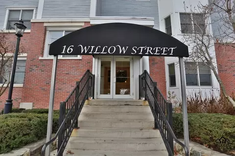 16 Willow St #410, Melrose, MA 02176