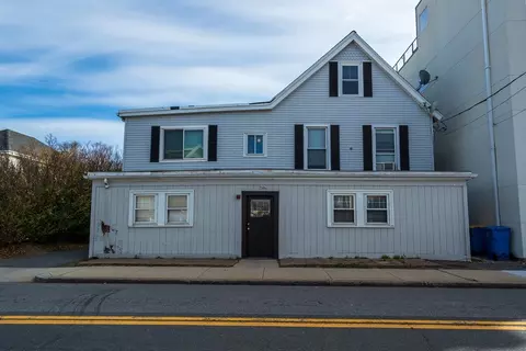 586 Shirley St, Winthrop, MA 02152