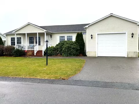 19 Stone Meadow Dr, Bridgewater, MA 02324