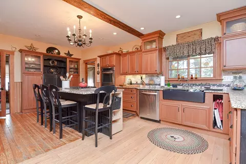Kitchen - 124 Main St, Walpole, MA 02081 photo 5 of 6