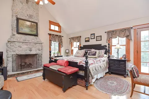 Bedroom - 124 Main St, Walpole, MA 02081 photo 6 of 8