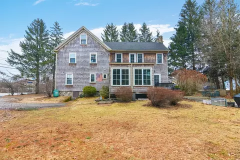 Exterior - 124 Main St, Walpole, MA 02081 photo 3 of 8