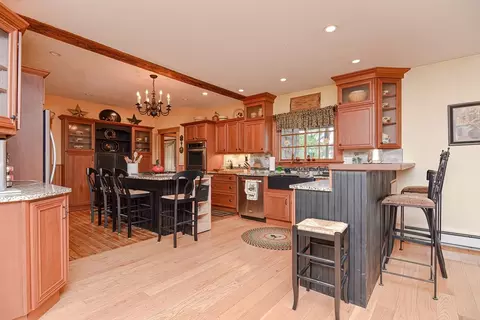 Kitchen - 124 Main St, Walpole, MA 02081 photo 4 of 6