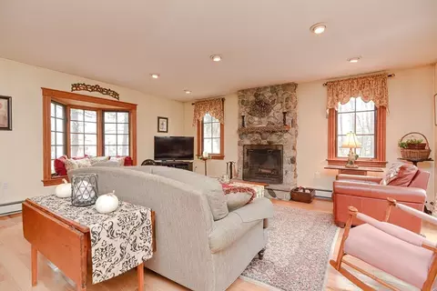 Living - 124 Main St, Walpole, MA 02081 photo 1 of 5