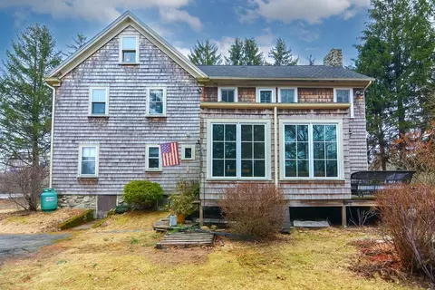 Exterior - 124 Main St, Walpole, MA 02081 photo 6 of 8
