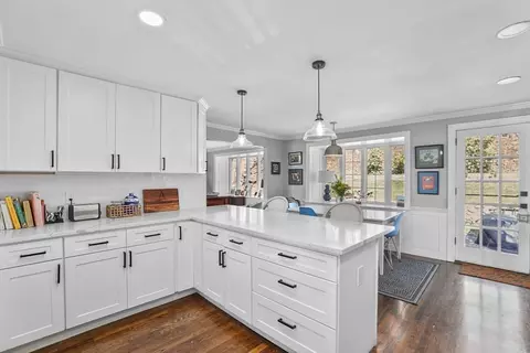 Kitchen - 33 Simmons Rd, Hingham, MA 02043 photo 5 of 6