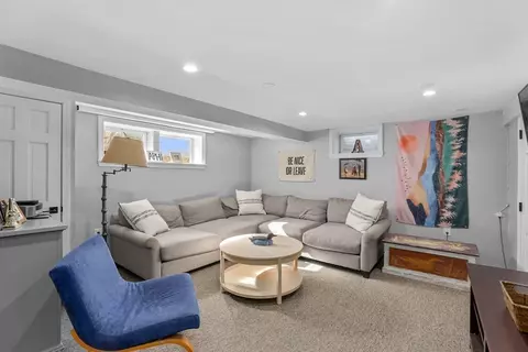 Living - 33 Simmons Rd, Hingham, MA 02043 photo 5 of 5