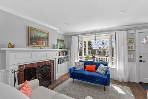 Living - 33 Simmons Rd, Hingham, MA 02043 photo 2 of 5