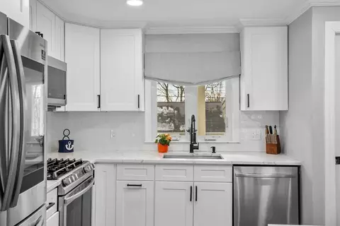 Kitchen - 33 Simmons Rd, Hingham, MA 02043 photo 3 of 6