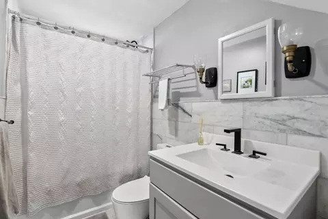 Bath - 33 Simmons Rd, Hingham, MA 02043 photo 1 of 2