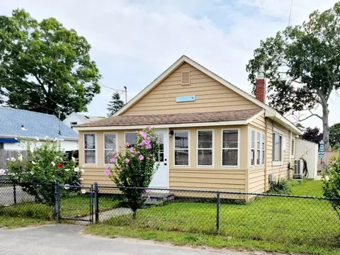 6 Barnes # A, Wareham, MA 02571