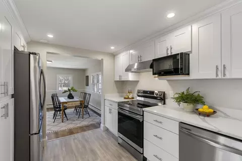 Kitchen - 8 Crosby Rd, Reading, MA 01867 photo 4 of 4
