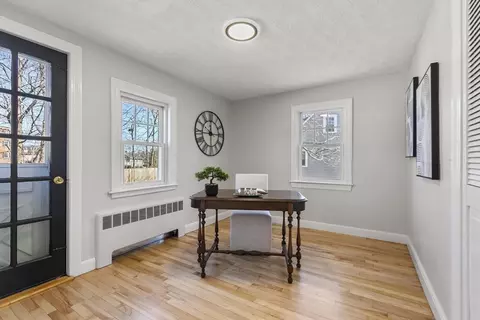 Entry Way - 8 Crosby Rd, Reading, MA 01867 photo 2 of 2