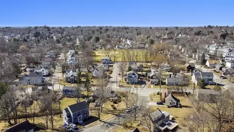 View/Area - 8 Crosby Rd, Reading, MA 01867 photo 3 of 4