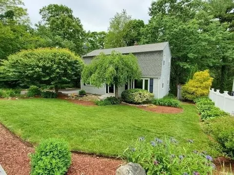Exterior - 40 Westview Rd, Worcester, MA 01602 photo 2 of 8