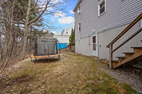 Exterior - 40 Westview Rd, Worcester, MA 01602 photo 7 of 8