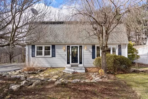 Exterior - 40 Westview Rd, Worcester, MA 01602 photo 3 of 8