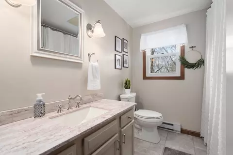 Bath - 40 Westview Rd, Worcester, MA 01602 photo 1 of 2