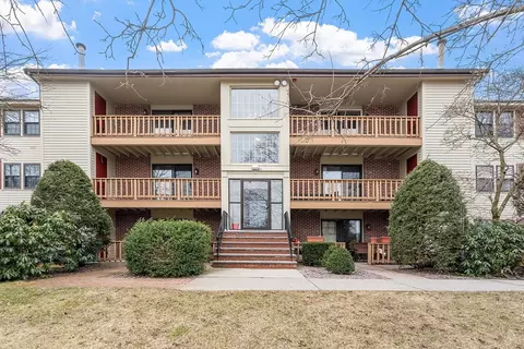 253 Apache Way #253, Tewksbury, MA 01876