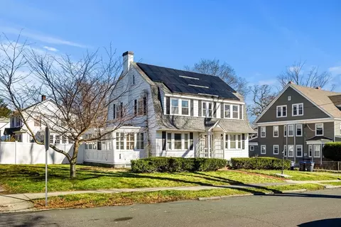 5 Fairoaks Ave, Methuen, MA 01844