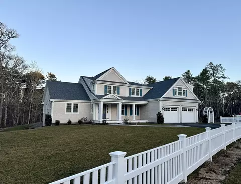 8 Turtle Run, Harwich, MA 02645
