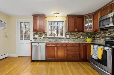 Kitchen - 22 Hemlock Ln, Acton, MA 01720 photo 2 of 3