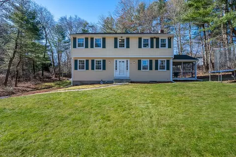 22 Hemlock Ln, Acton, MA 01720