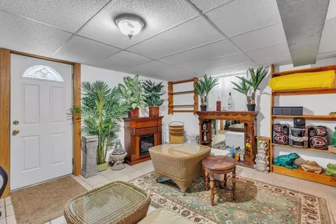 Living - 362 Parkerview St, Springfield, MA 01129 photo 4 of 4