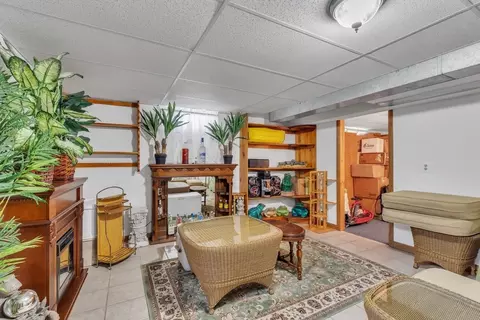 Living - 362 Parkerview St, Springfield, MA 01129 photo 3 of 4